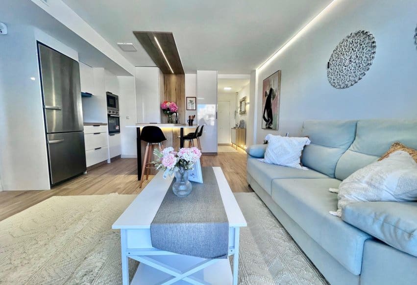 Apartamento de 3 habitaciones en Punta Prima en venta con piscina - 299.000 € (Ref: 9802859)