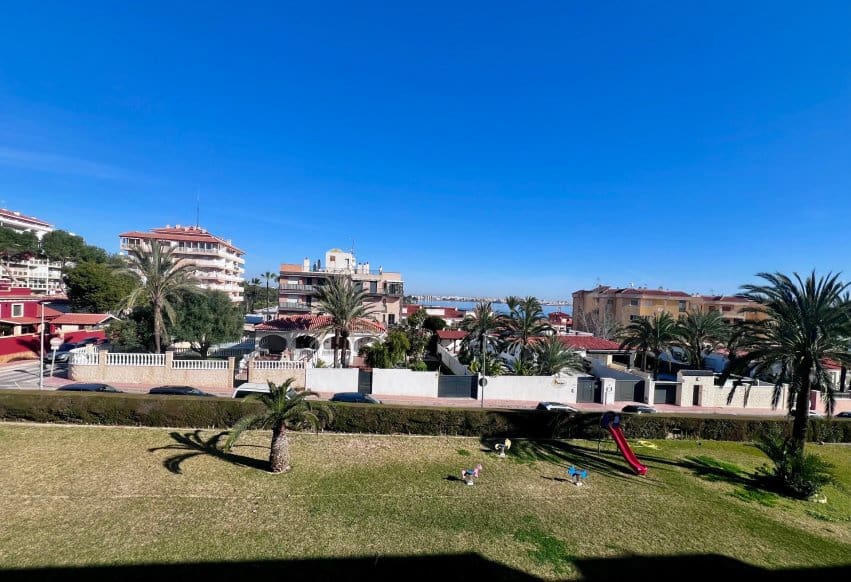 Apartamento de 3 habitaciones en Punta Prima en venta con piscina - 299.000 € (Ref: 9802859)