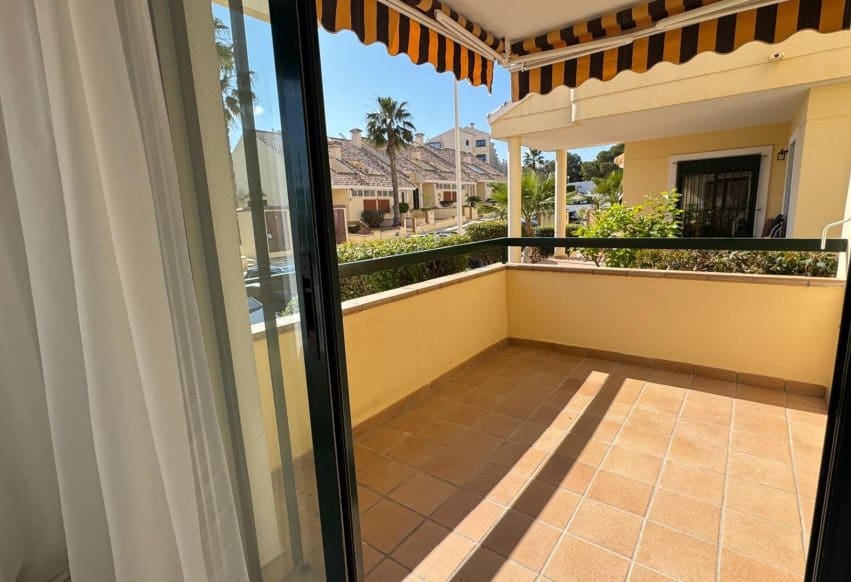 Apartamento de 2 habitaciones en Orihuela Costa en venta con piscina - 249.000 € (Ref: 9802861)