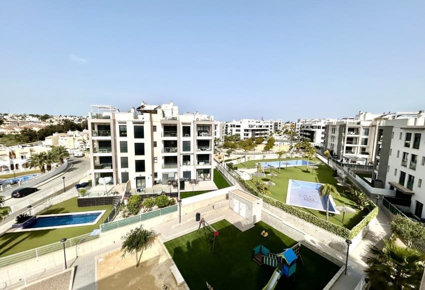 2 slaapkamer Appartement te koop in Villamartin met zwembad - € 229.500 (Ref: 9802862)