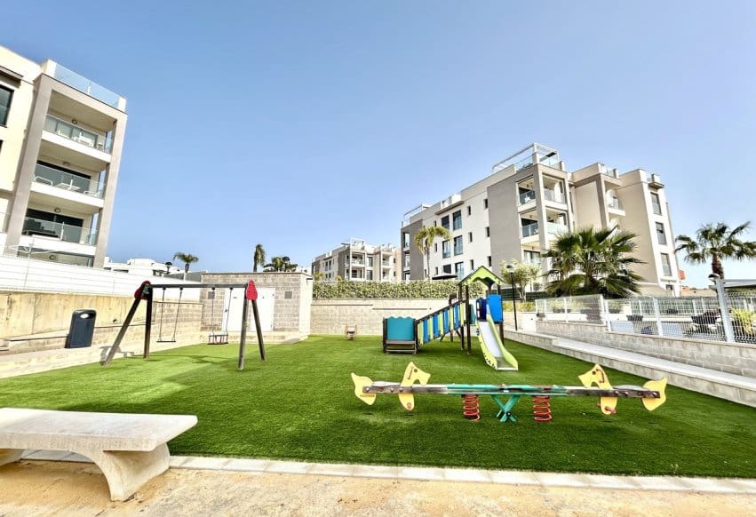 2 slaapkamer Appartement te koop in Villamartin met zwembad - € 229.500 (Ref: 9802862)