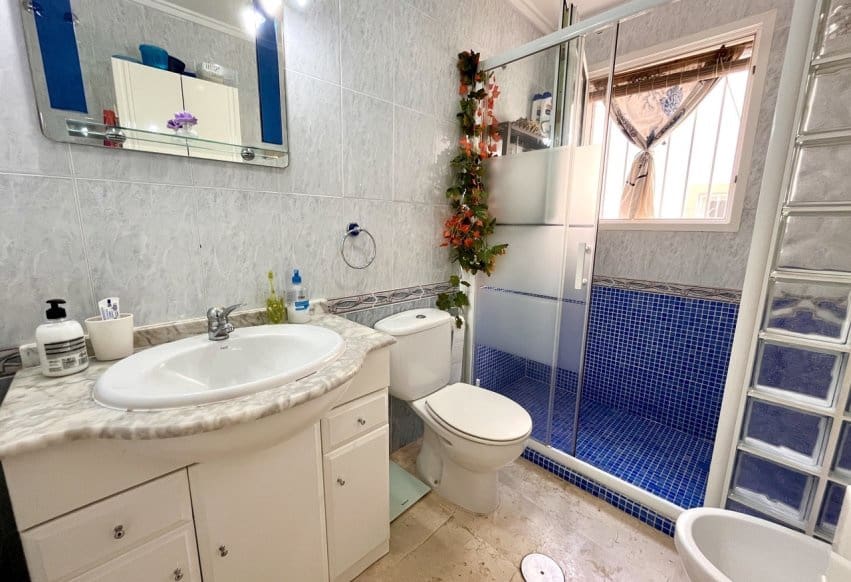 2 sypialnia Apartament na sprzedaż w Orihuela Costa z basenem - 199 999 € (Ref: 9802863)