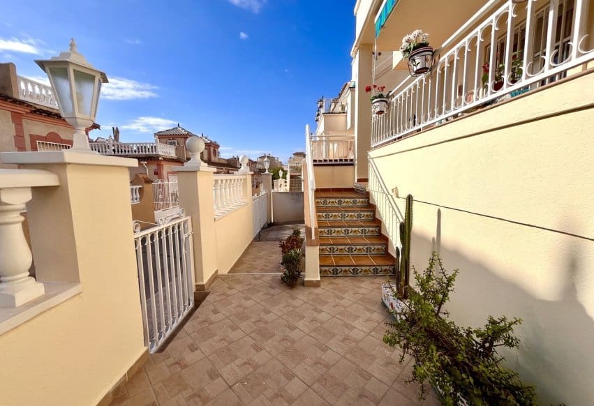 2 sypialnia Apartament na sprzedaż w Orihuela Costa z basenem - 199 999 € (Ref: 9802863)