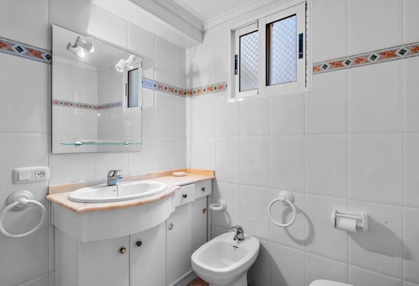 3 bedroom Beach Apartment for sale in Torrevieja - € 475,000 (Ref: 9802865)