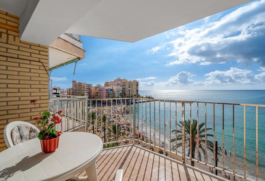 3 bedroom Beach Apartment for sale in Torrevieja - € 475,000 (Ref: 9802865)