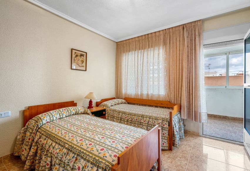 3 bedroom Beach Apartment for sale in Torrevieja - € 475,000 (Ref: 9802865)