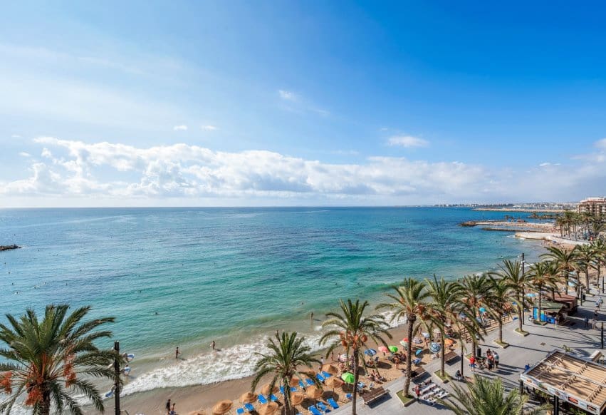 3 bedroom Beach Apartment for sale in Torrevieja - € 475,000 (Ref: 9802865)