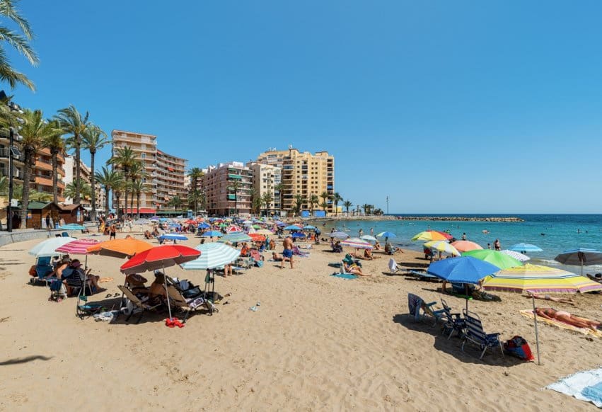 3 bedroom Beach Apartment for sale in Torrevieja - € 475,000 (Ref: 9802865)