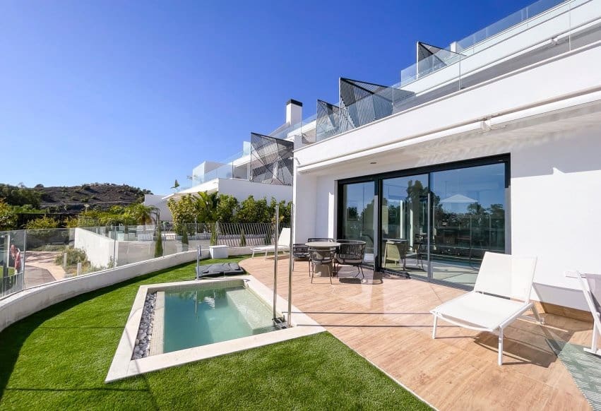 3 bedroom Beach Apartment for sale in La Villajoyosa / Vila Joiosa - € 1,390,000 (Ref: 9802866)