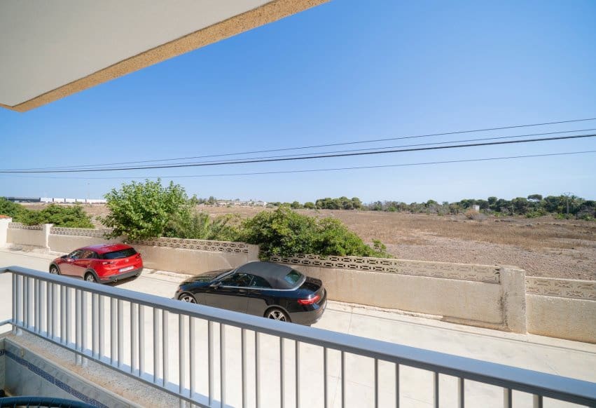 Apartamento de 2 habitaciones en Punta Prima en venta - 265.000 € (Ref: 9802867)