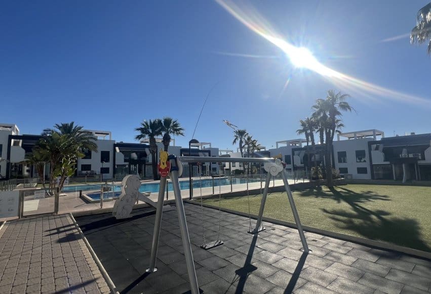 2 quarto Apartamento para venda em La Zenia com piscina garagem - 275 000 € (Ref: 9804846)