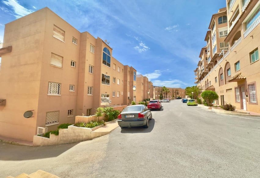 2 slaapkamer Appartement te koop in Cabo Cervera met zwembad garage - € 199.000 (Ref: 9830292)