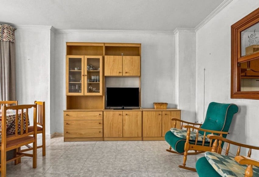 3 bedroom Beach Apartment for sale in Torrevieja with garage - € 375,000 (Ref: 9830293)