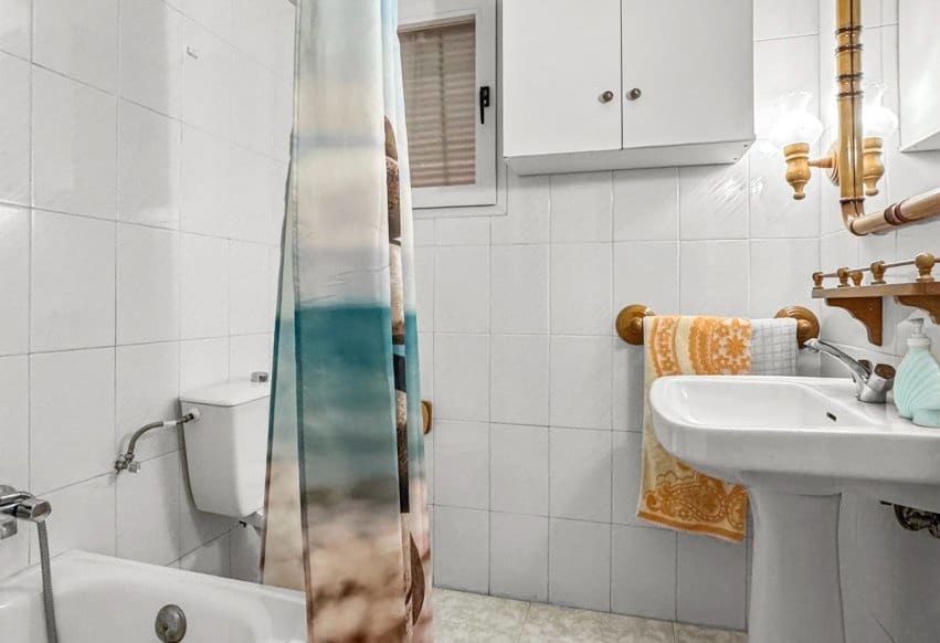 3 bedroom Beach Apartment for sale in Torrevieja with garage - € 375,000 (Ref: 9830293)