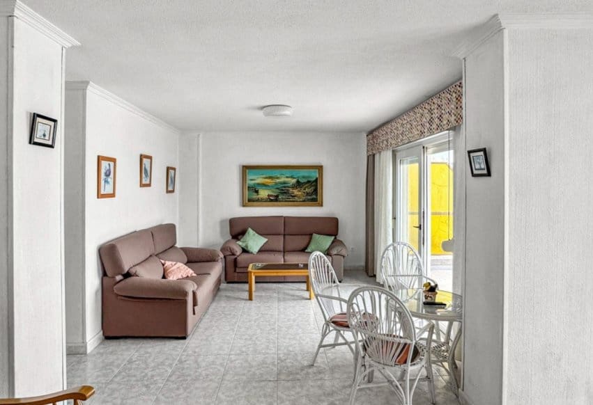 3 bedroom Beach Apartment for sale in Torrevieja with garage - € 375,000 (Ref: 9830293)