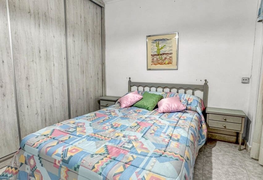 3 bedroom Beach Apartment for sale in Torrevieja with garage - € 375,000 (Ref: 9830293)