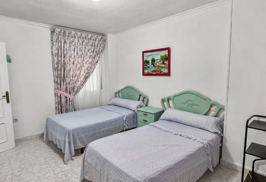 3 bedroom Beach Apartment for sale in Torrevieja with garage - € 375,000 (Ref: 9830293)