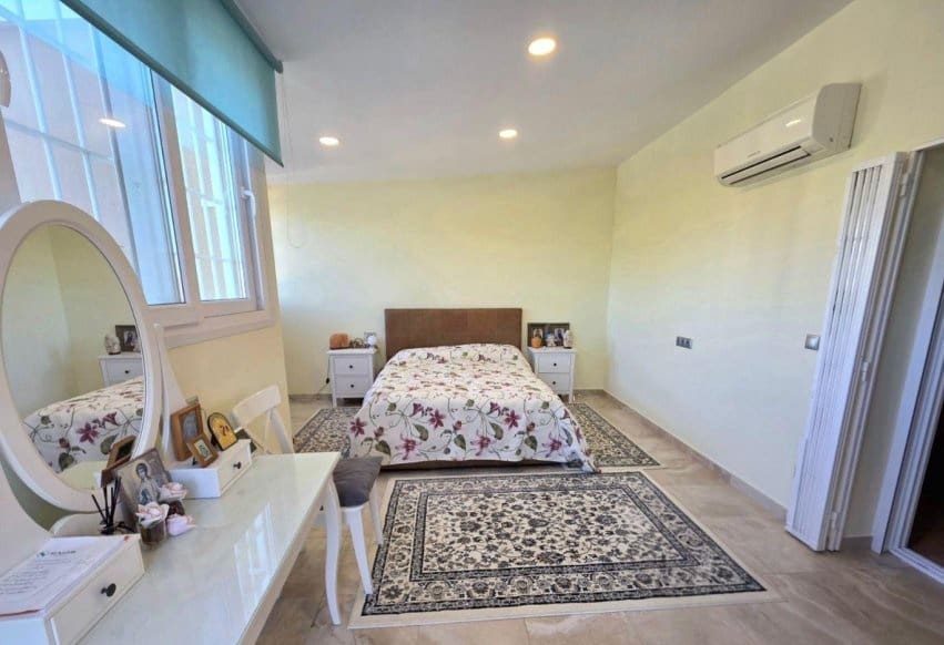 5 sovrum Villa till salu i Campoamor med pool - 739 000 € (Ref: 9847676)