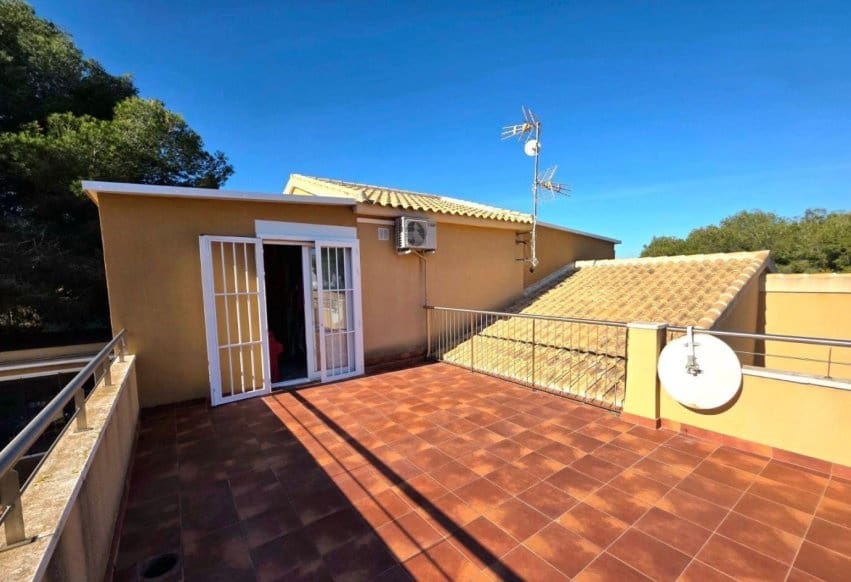 5 sovrum Villa till salu i Campoamor med pool - 739 000 € (Ref: 9847676)