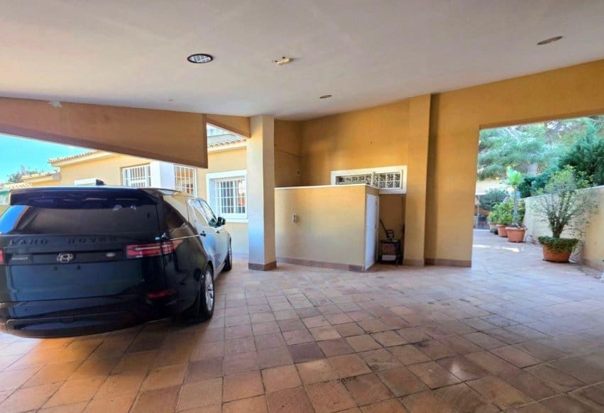 5 sovrum Villa till salu i Campoamor med pool - 739 000 € (Ref: 9847676)