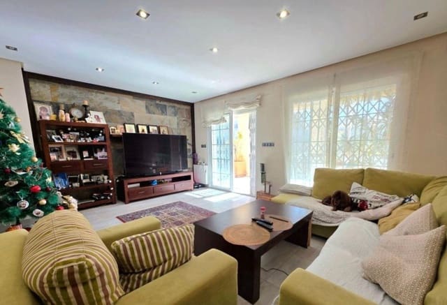 5 Zimmer Villa zu verkaufen in Dehesa de Campoamor, Orihuela mit Pool - 739.000 € (Ref: 9847676)