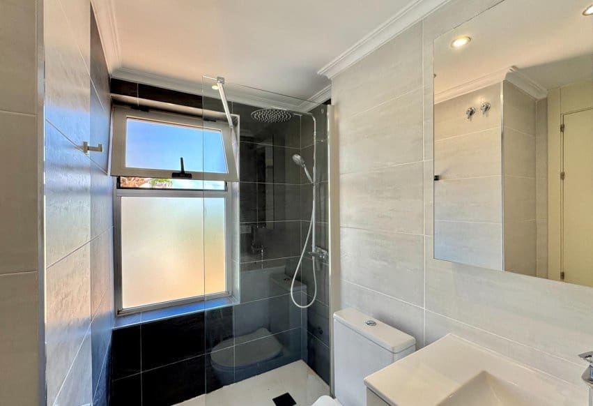 2 makuuhuone Kattohuoneisto myytävänä paikassa Orihuela Costa mukana uima-altaan - 229 950 € (Ref: 9847854)