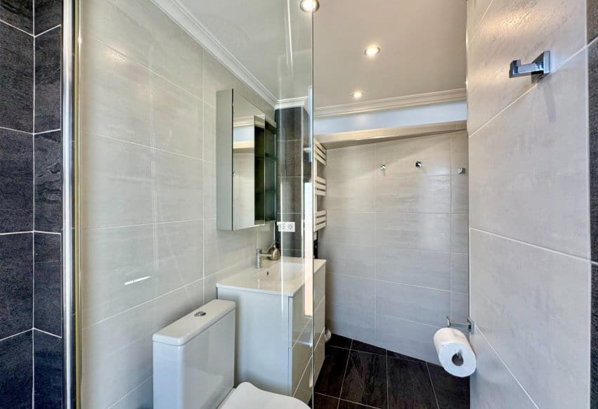 2 makuuhuone Kattohuoneisto myytävänä paikassa Orihuela Costa mukana uima-altaan - 229 950 € (Ref: 9847854)