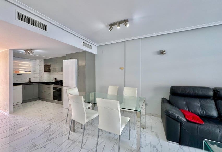 2 makuuhuone Kattohuoneisto myytävänä paikassa Orihuela Costa mukana uima-altaan - 229 950 € (Ref: 9847854)