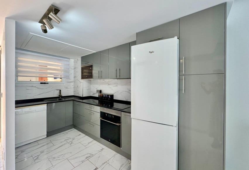 2 makuuhuone Kattohuoneisto myytävänä paikassa Orihuela Costa mukana uima-altaan - 229 950 € (Ref: 9847854)