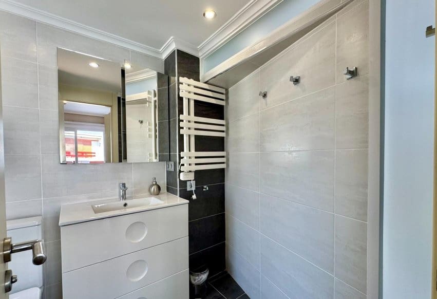2 makuuhuone Kattohuoneisto myytävänä paikassa Orihuela Costa mukana uima-altaan - 229 950 € (Ref: 9847854)