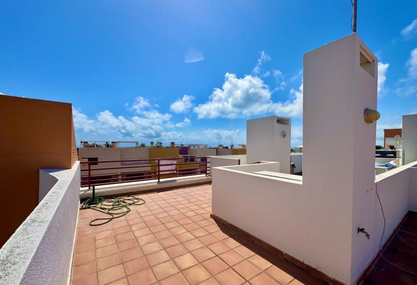 2 makuuhuone Kattohuoneisto myytävänä paikassa Orihuela Costa mukana uima-altaan - 229 950 € (Ref: 9847854)