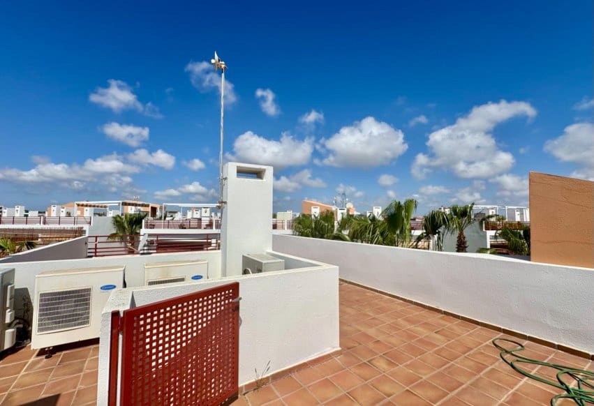 2 makuuhuone Kattohuoneisto myytävänä paikassa Orihuela Costa mukana uima-altaan - 229 950 € (Ref: 9847854)