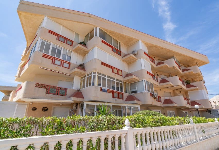 1 bedroom Apartment for sale in Pilar de la Horadada with pool - € 154,900 (Ref: 9861005)