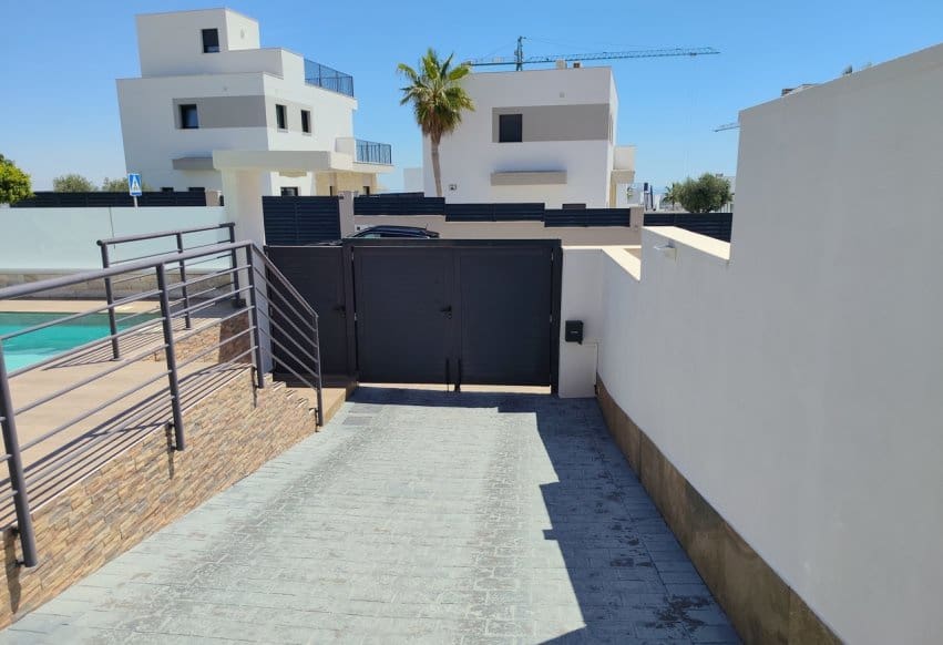3 chambre Villa/Maison à vendre à San Miguel de Salinas avec piscine - 429 000 € (Ref: 9872410)