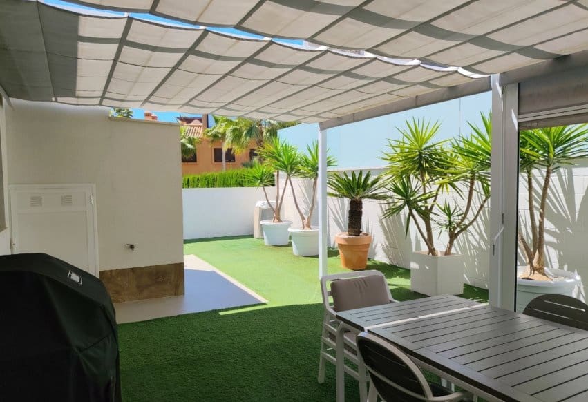 3 chambre Villa/Maison à vendre à San Miguel de Salinas avec piscine - 429 000 € (Ref: 9872410)