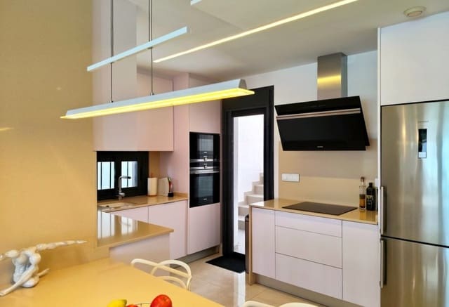 3 makuuhuone Huvila myytävänä paikassa San Miguel de Salinas mukana uima-altaan - 399 000 € (Ref: 9872410)