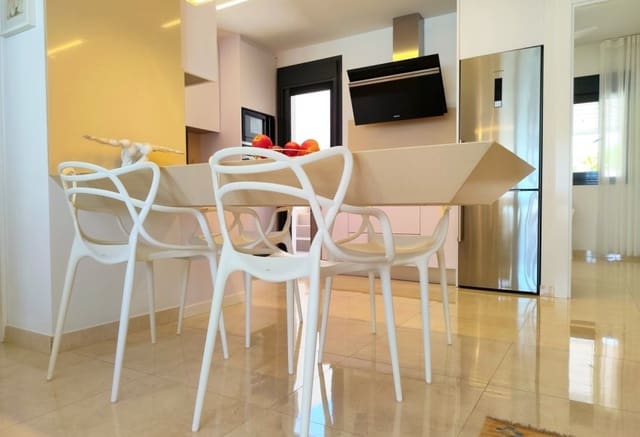 3 makuuhuone Huvila myytävänä paikassa San Miguel de Salinas mukana uima-altaan - 399 000 € (Ref: 9872410)