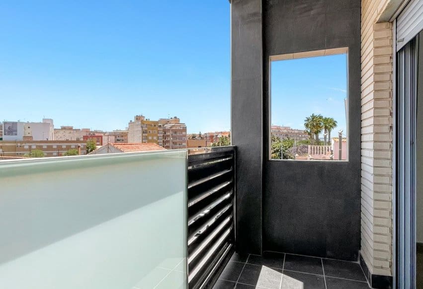 5 makuuhuone Huoneisto myytävänä paikassa Torrevieja - 175 000 € (Ref: 9872413)