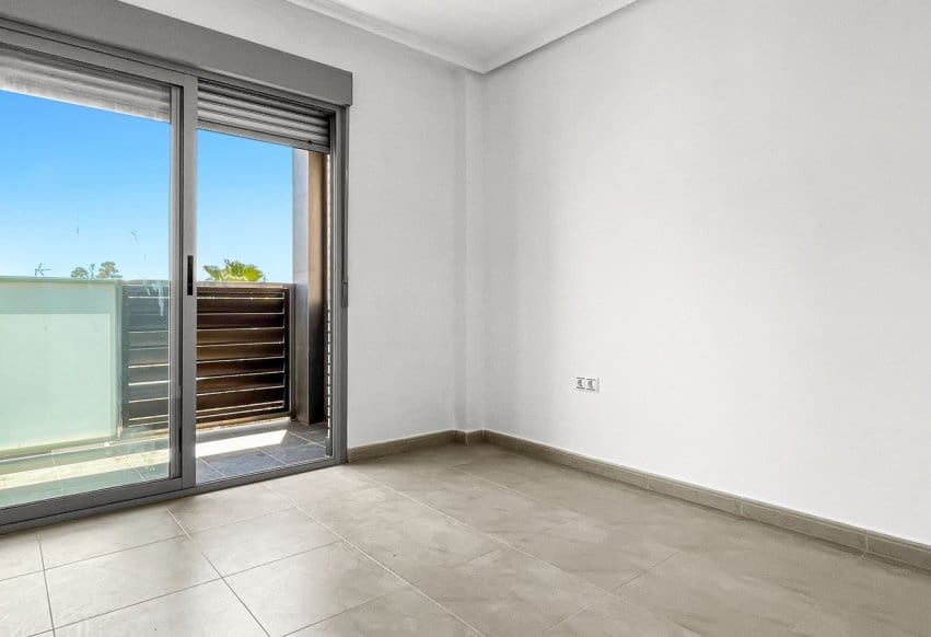 5 makuuhuone Huoneisto myytävänä paikassa Torrevieja - 175 000 € (Ref: 9872413)