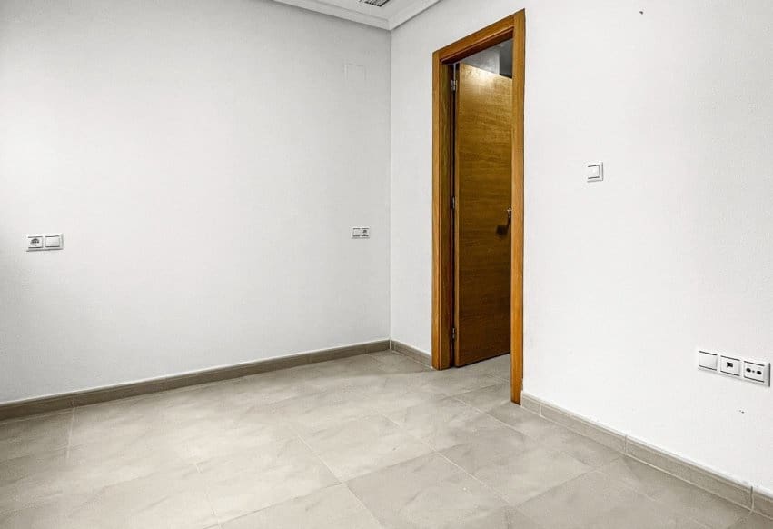 5 makuuhuone Huoneisto myytävänä paikassa Torrevieja - 175 000 € (Ref: 9872413)