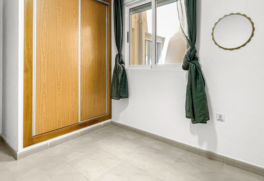 5 makuuhuone Huoneisto myytävänä paikassa Torrevieja - 175 000 € (Ref: 9872413)