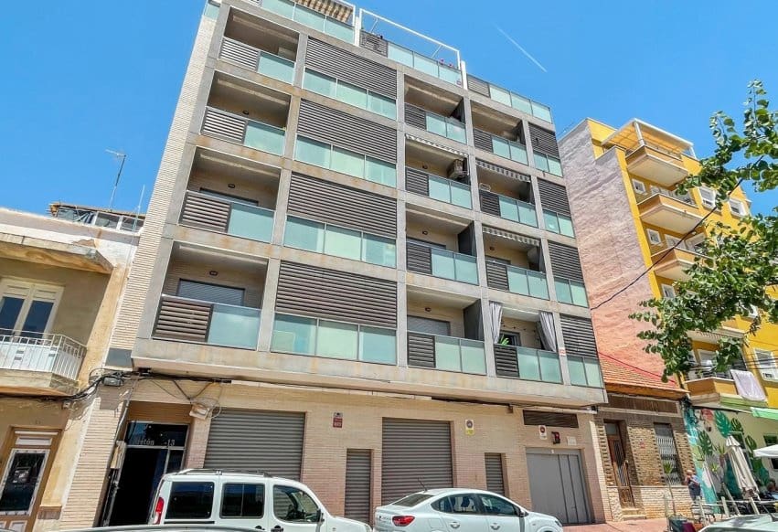 5 makuuhuone Huoneisto myytävänä paikassa Torrevieja - 175 000 € (Ref: 9872413)