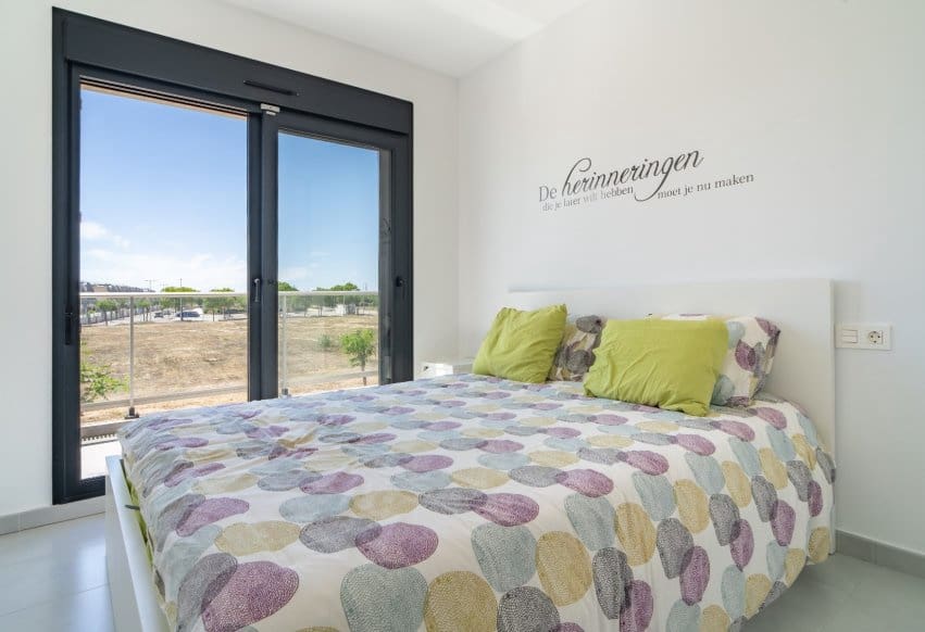 2 Zimmer Bungalow zu verkaufen in Pilar de la Horadada mit Pool - 290.000 € (Ref: 9872799)