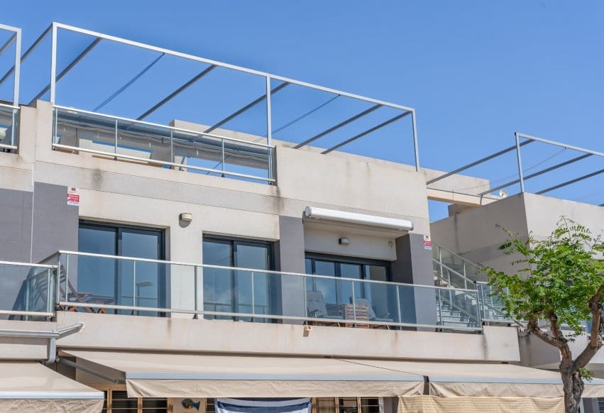 2 Zimmer Bungalow zu verkaufen in Pilar de la Horadada mit Pool - 290.000 € (Ref: 9872799)