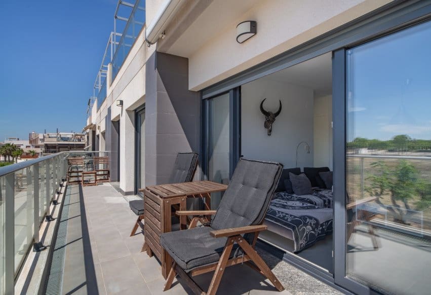 2 Zimmer Bungalow zu verkaufen in Pilar de la Horadada mit Pool - 290.000 € (Ref: 9872799)