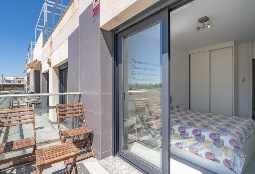 2 Zimmer Bungalow zu verkaufen in Pilar de la Horadada mit Pool - 290.000 € (Ref: 9872799)
