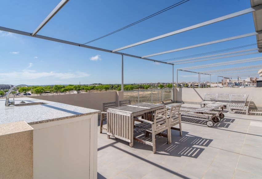 2 Zimmer Bungalow zu verkaufen in Pilar de la Horadada mit Pool - 290.000 € (Ref: 9872799)