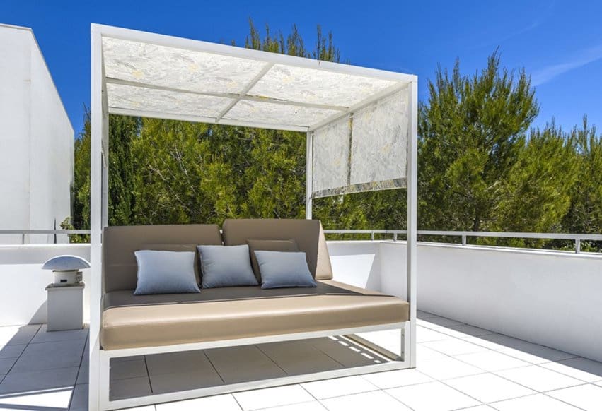 Chalet de 3 habitaciones en Orihuela Costa en venta con piscina - 1.200.000 € (Ref: 9877130)