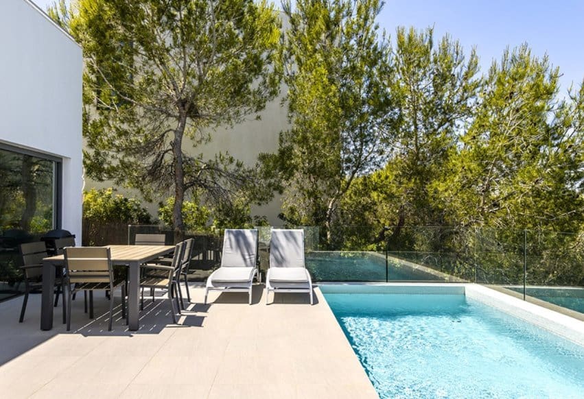 Chalet de 3 habitaciones en Orihuela Costa en venta con piscina - 1.200.000 € (Ref: 9877130)