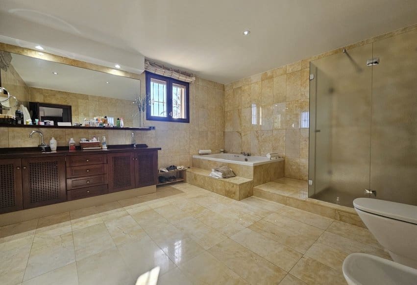 Chalet de 5 habitaciones en La Manga Club en venta con piscina - 2.300.000 € (Ref: 9877131)